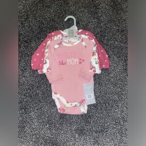 NWT Long Sleeve Bodysuit Set